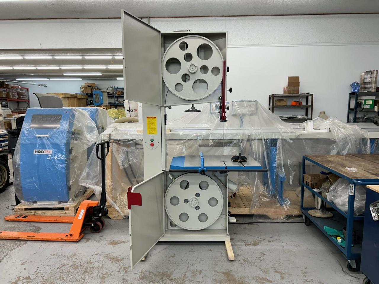 Scie a ruban industriel