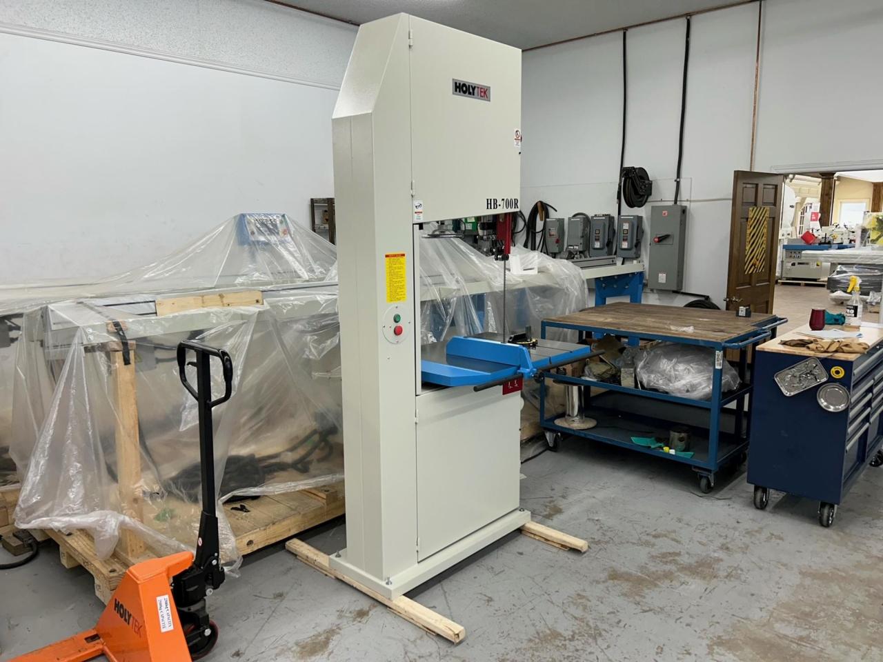 Scie a ruban industriel